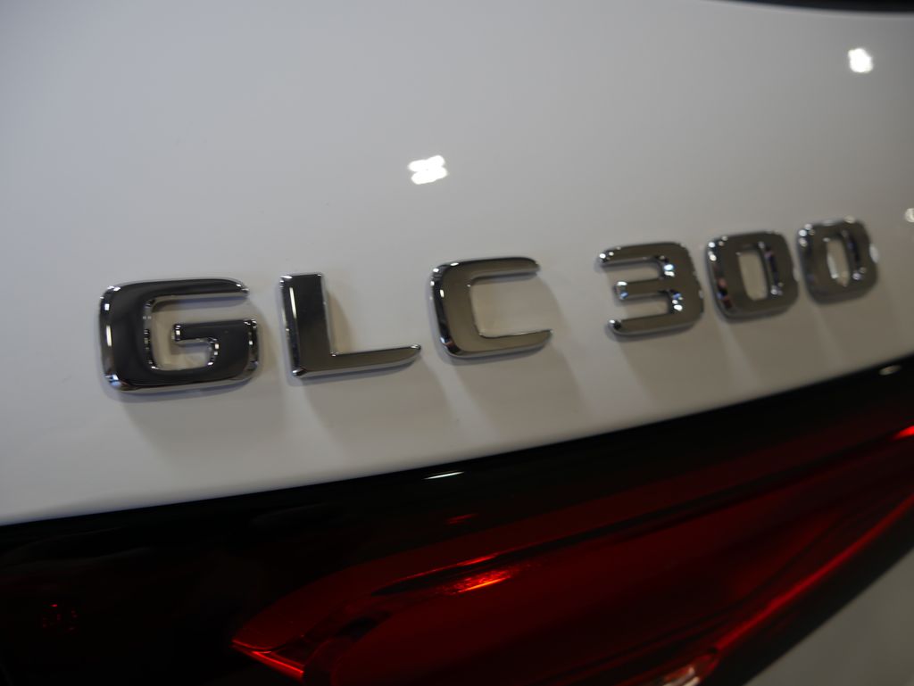 Thumbnail: 2026 Mercedes-Benz GLC - 9