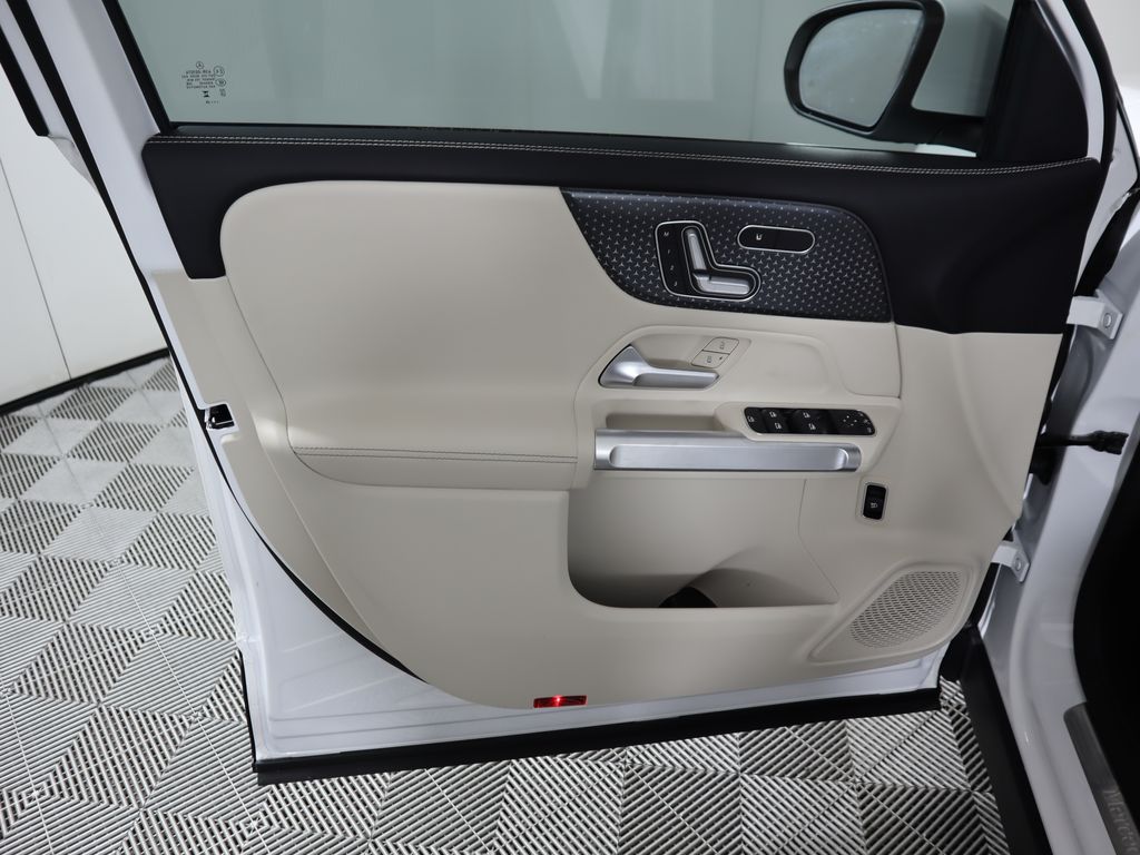 Thumbnail: 2025 Mercedes-Benz GLB - 24