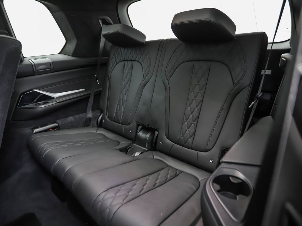Thumbnail: 2025 BMW X7 - 24