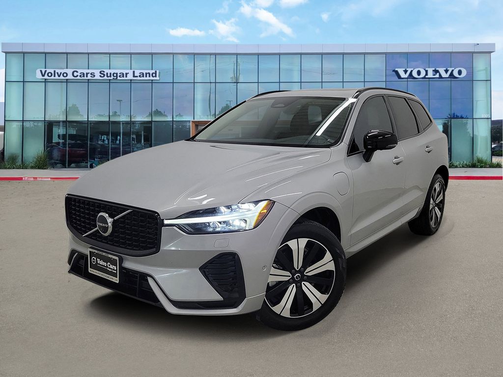 2023 Volvo XC60 Recharge T8 Plus Dark Theme eAWD