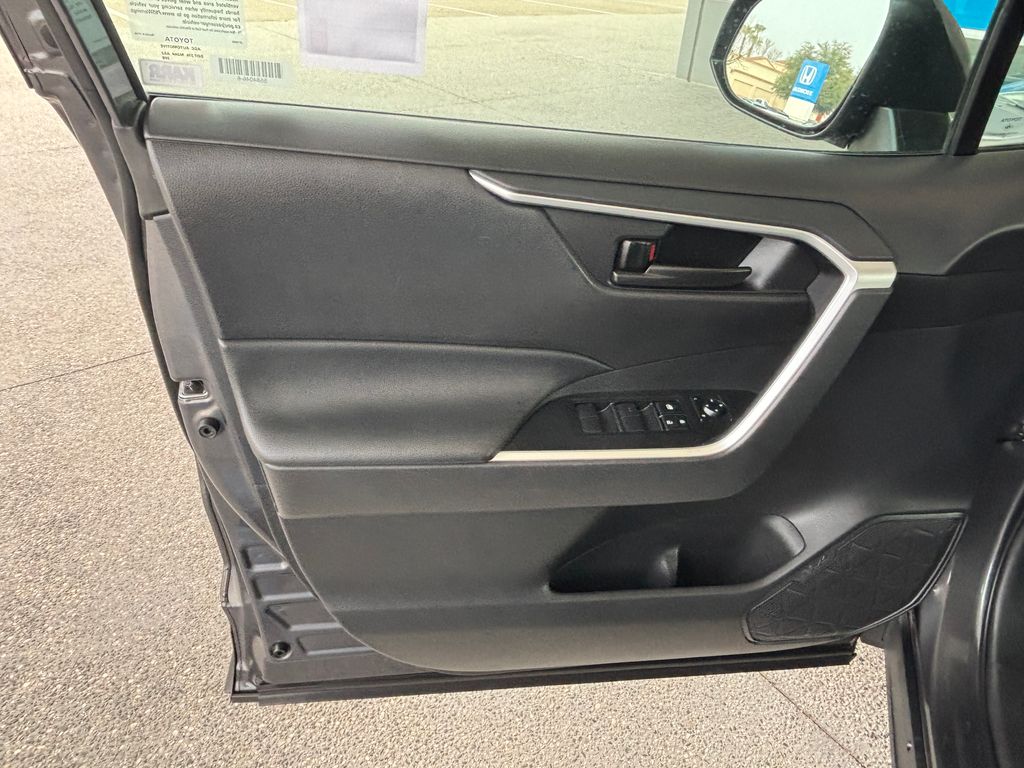 Thumbnail: 2024 Toyota RAV4 - 23