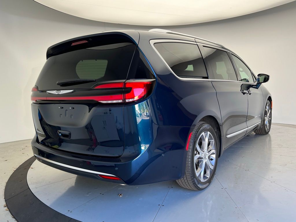 Thumbnail: 2024 Chrysler Pacifica - 3