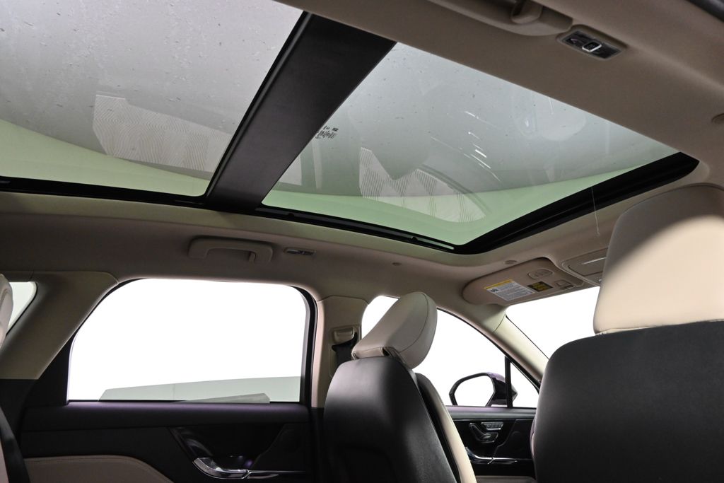 New 2026 White Lincoln Reserve image 17