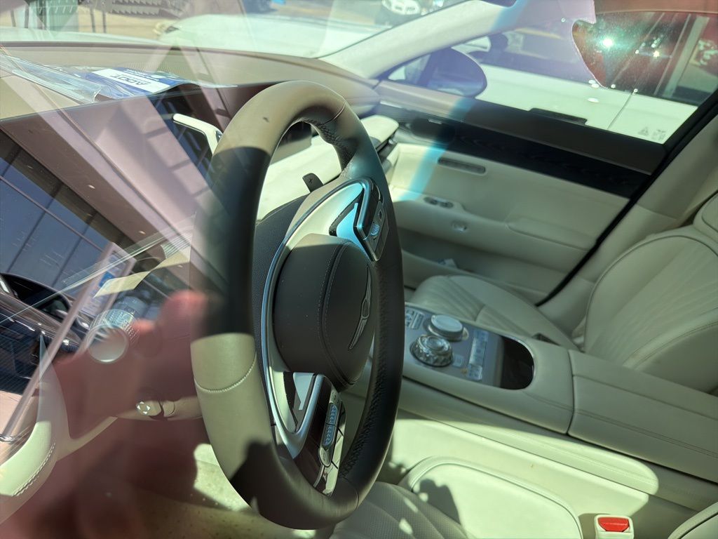 Thumbnail: 2023 Genesis G90 - 2