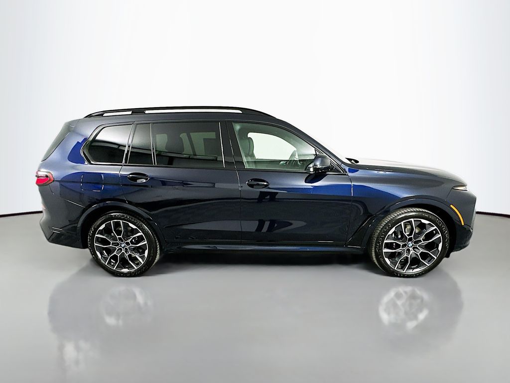 Thumbnail: 2027 BMW X7 - 4