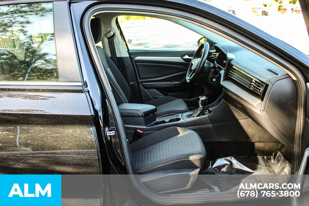 Used 2025 Black Volkswagen 1.5T S image 19