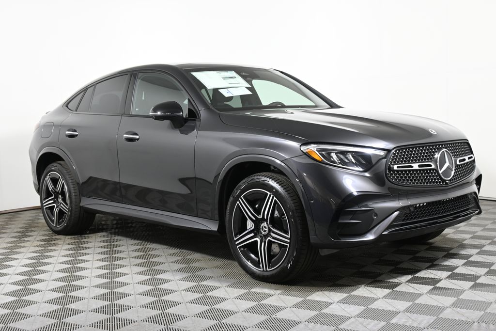 2025 Mercedes-Benz GLC 300 8