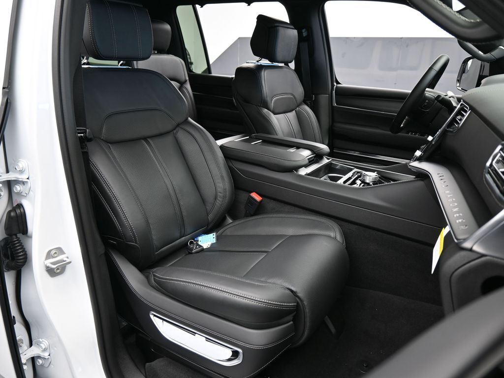 New 2026 Bright White Clearcoat Jeep Summit Obsidian image 45