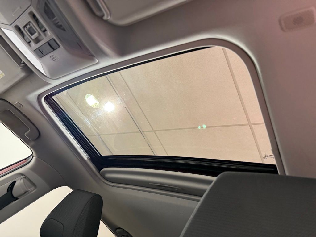 Thumbnail: 2024 Toyota RAV4 - 18