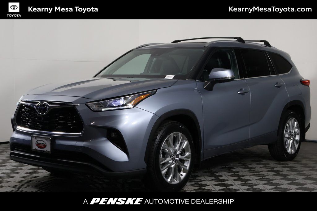 2022 Toyota Highlander Limited -
                San Diego, CA