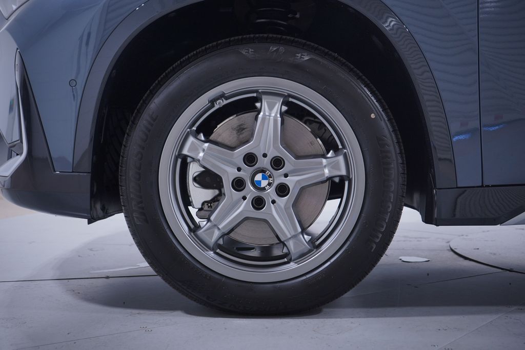 Thumbnail: 2026 BMW X1 - 2