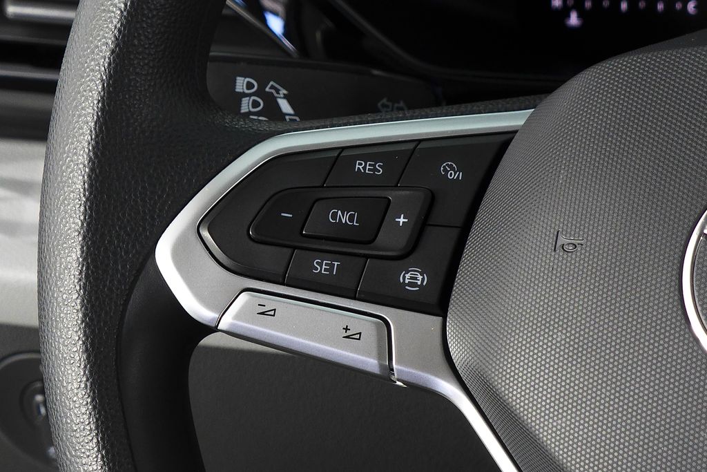 2022 Volkswagen Taos S 29