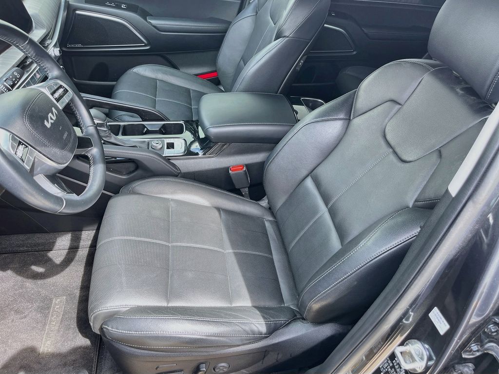 Used 2024 Gray Kia SX image 21