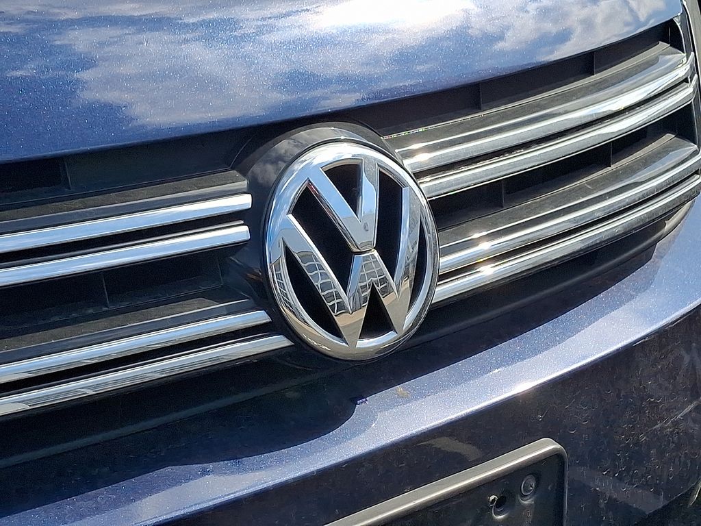 Thumbnail: 2012 Volkswagen Tiguan - 4
