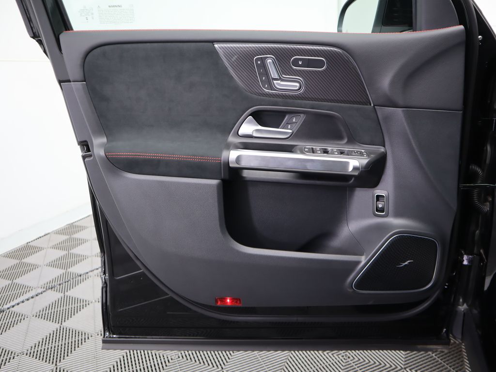 Thumbnail: 2025 Mercedes-Benz GLB - 24