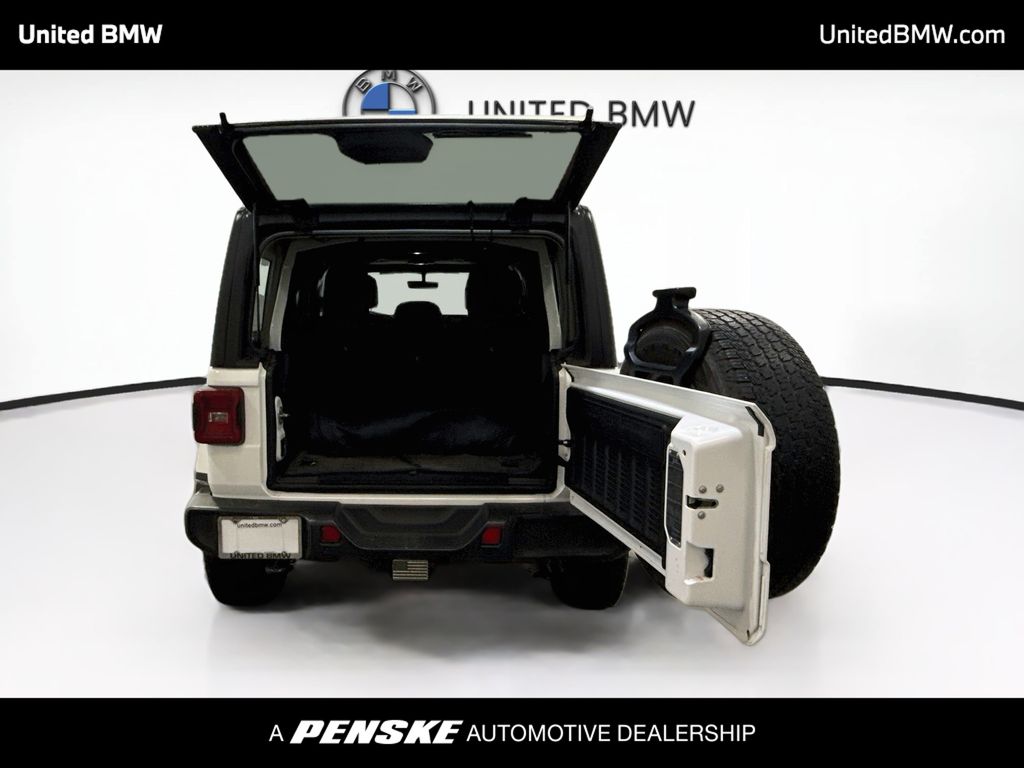 Thumbnail: 2018 Jeep Wrangler - 13