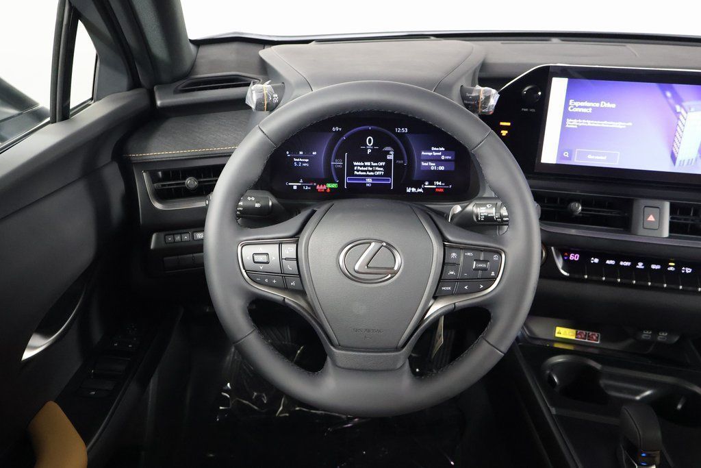 View vehicle photo 3