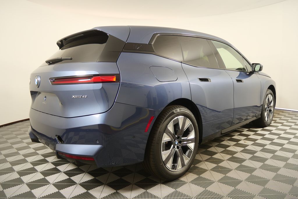 Thumbnail: 2026 BMW iX - 3