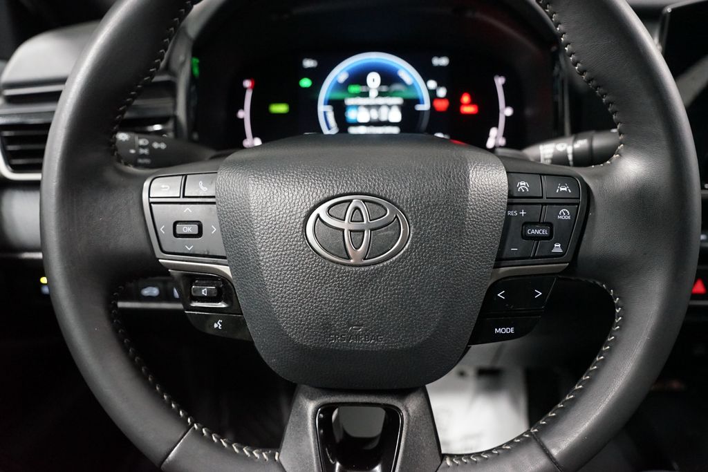 Thumbnail: 2025 Toyota Camry - 12