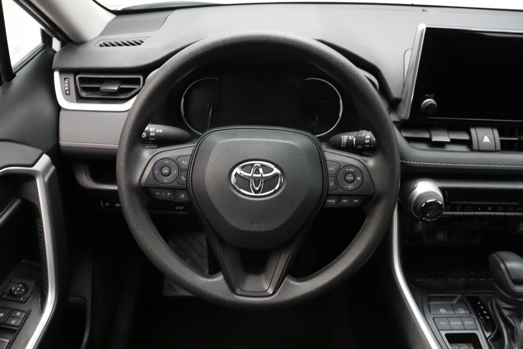 2024 Toyota RAV4 XLE 23