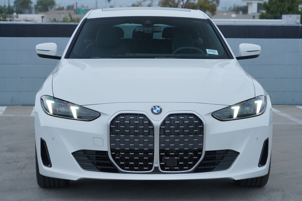 Thumbnail: 2027 BMW 4 Series - 2