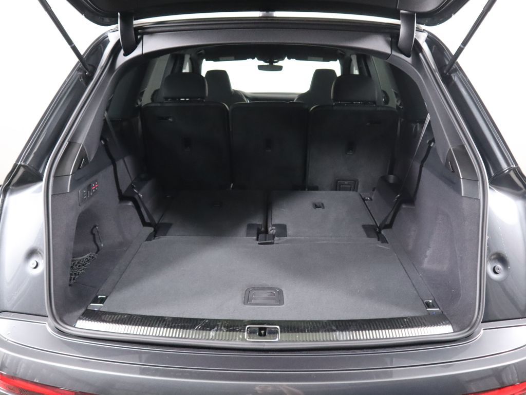 Thumbnail: 2025 Audi SQ7 - 30