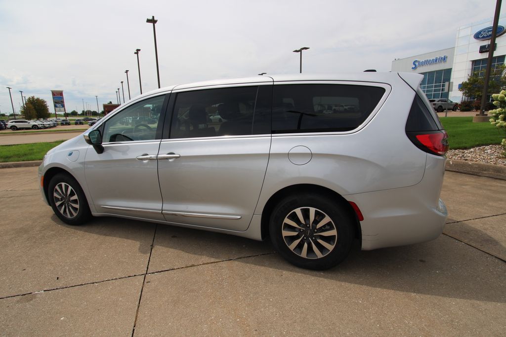 Used 2023 Chrysler Pacifica Hybrid Van