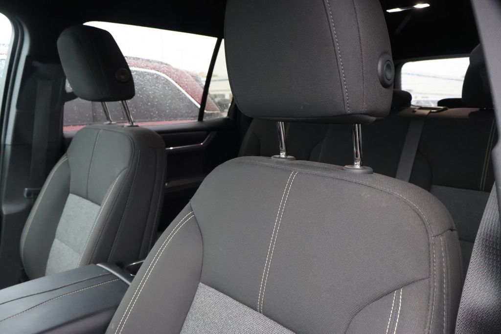 Thumbnail: 2025 GMC Acadia - 13