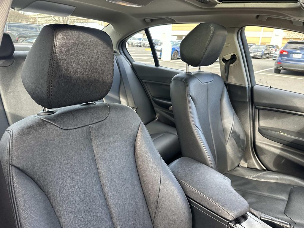 Thumbnail: 2015 BMW 3 Series - 20