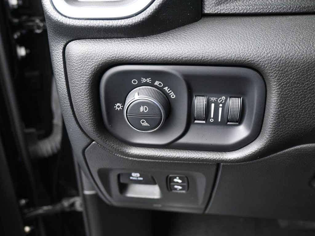 Used 2023 Diamond Black Crystal Pearlcoat Ram Laramie image 36