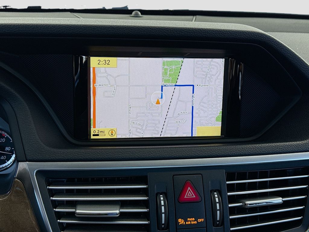 Thumbnail: 2010 Mercedes-Benz E-Class - 16