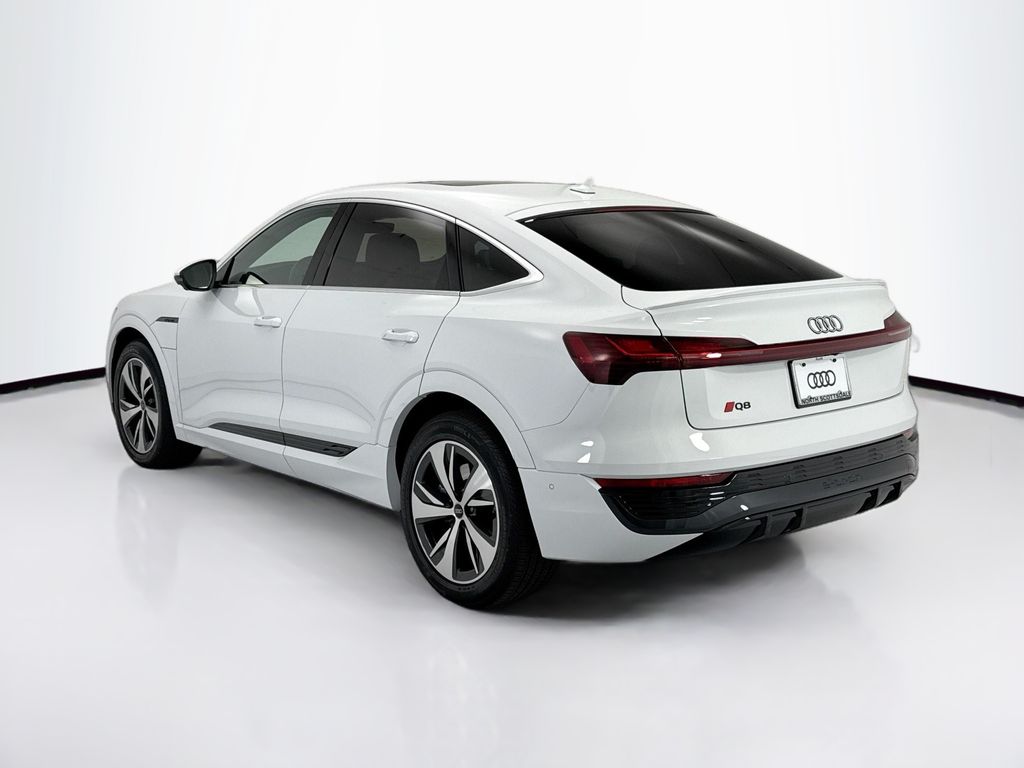 Thumbnail: 2024 Audi Q8 e-tron - 7