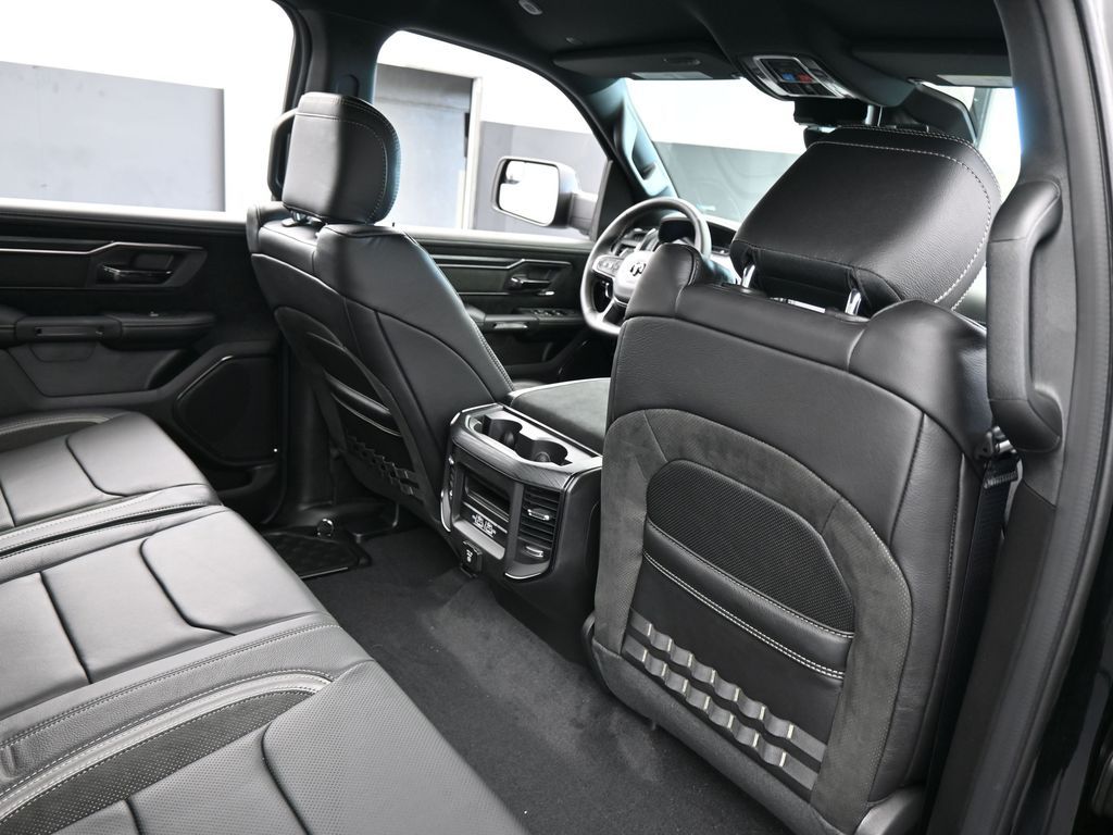 New 2026 Diamond Black Crystal Pearlcoat Ram RHO image 42