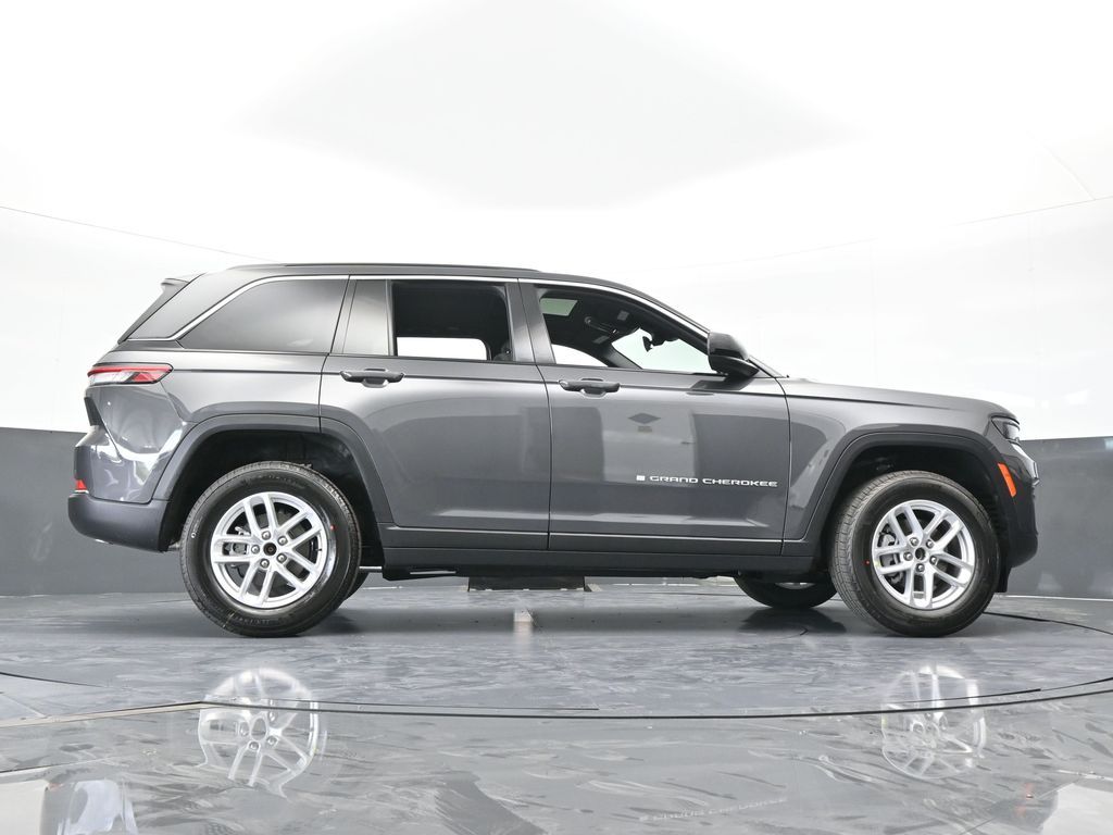 New 2026 Baltic Gray Metallic Clearcoat Jeep Laredo image 59