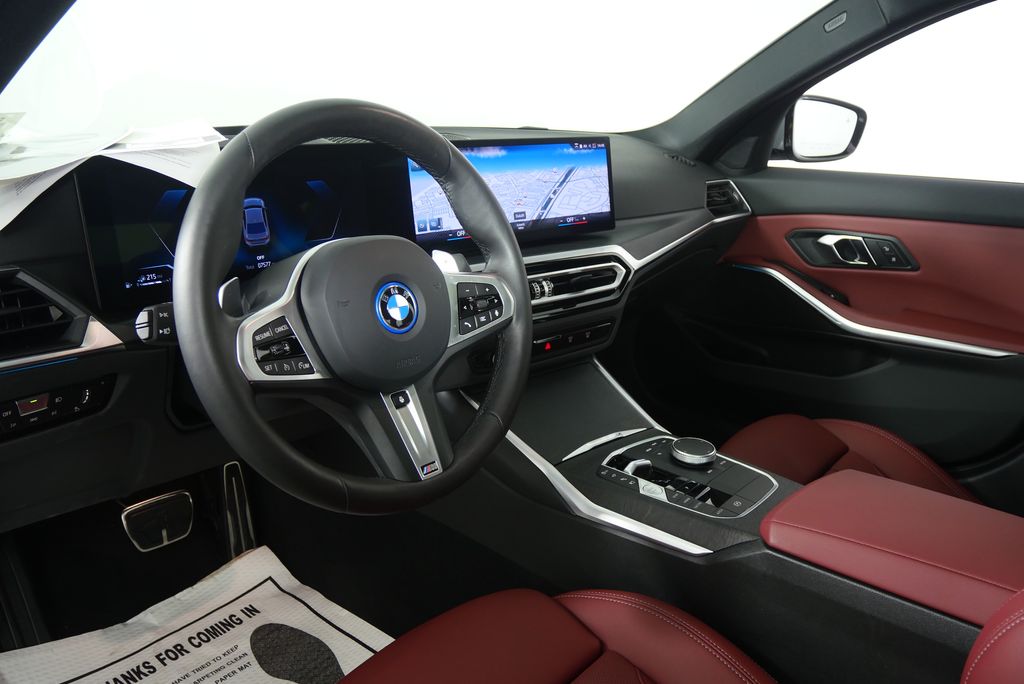 Thumbnail: 2024 BMW 3 Series - 13