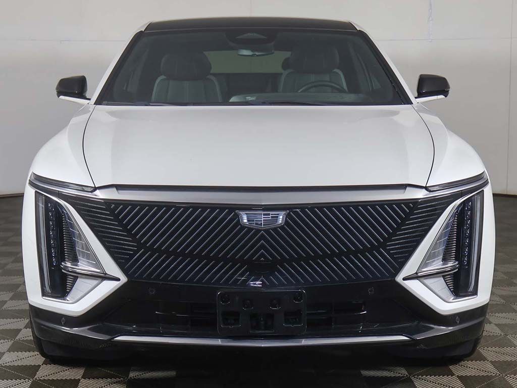Used 2024 White Cadillac Tech image 11