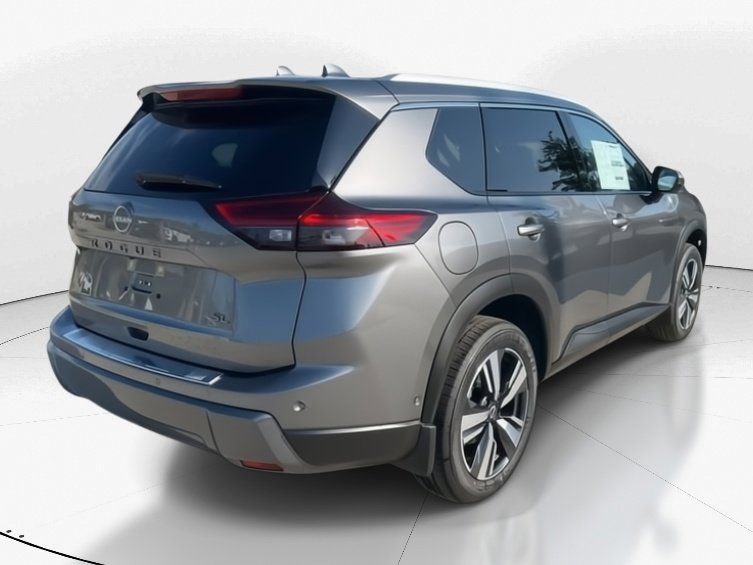 2025 Gun Metallic Nissan Rogue SL FWD SUV