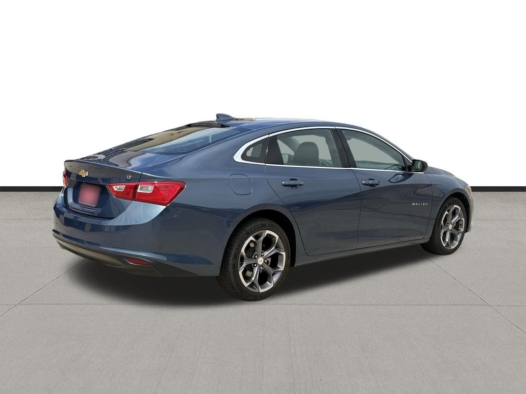 2024 Chevrolet Malibu LT - 4