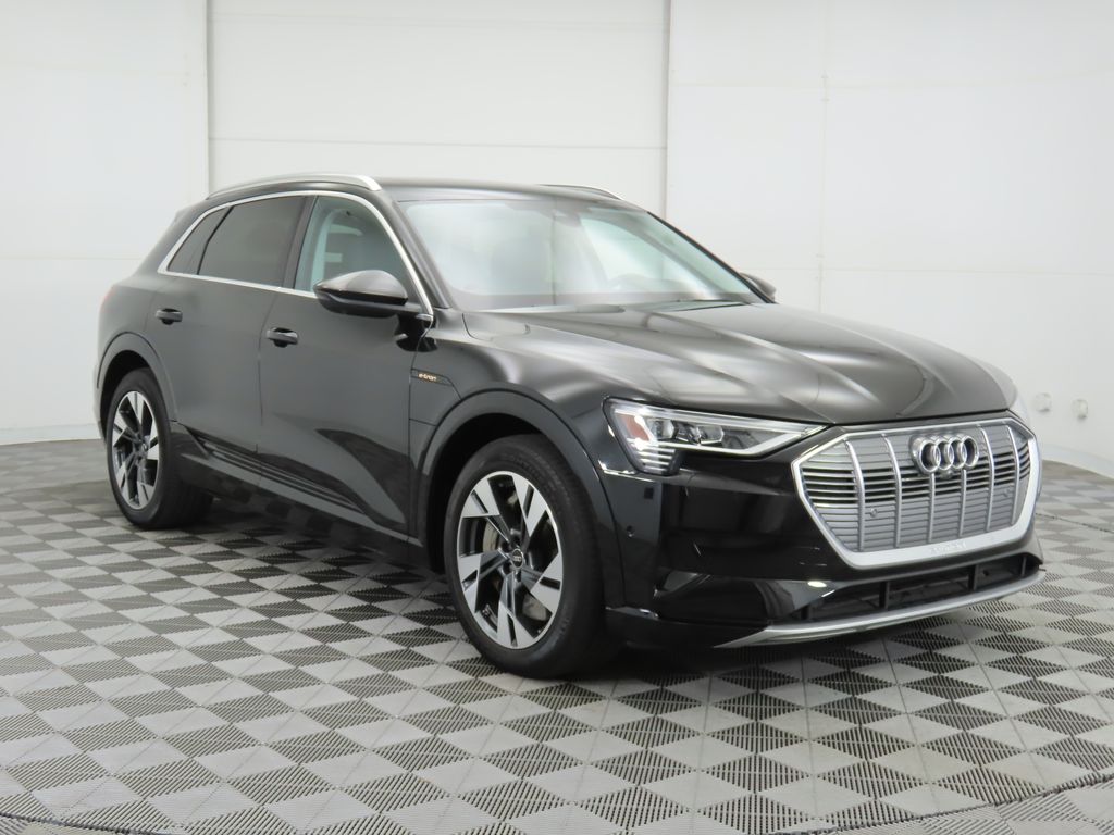 2022 Audi e-tron Premium Plus 3