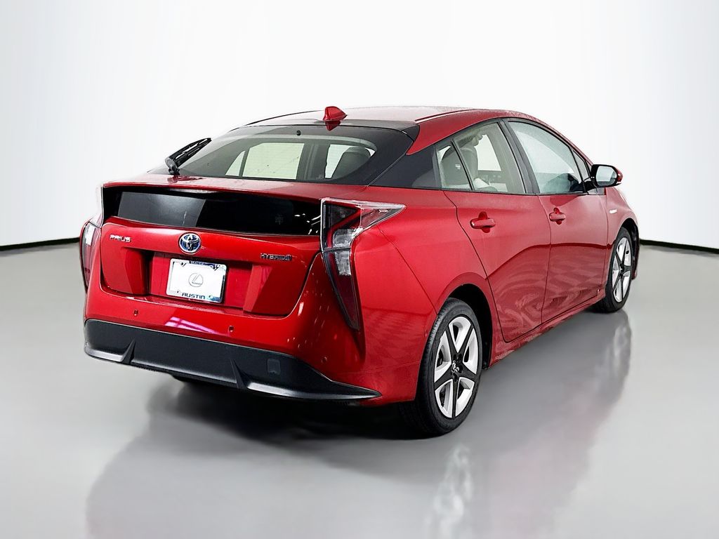 Thumbnail: 2016 Toyota Prius - 5