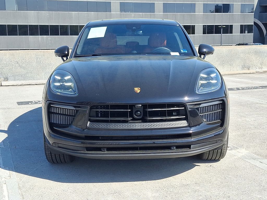 Thumbnail: 2026 Porsche Macan - 6