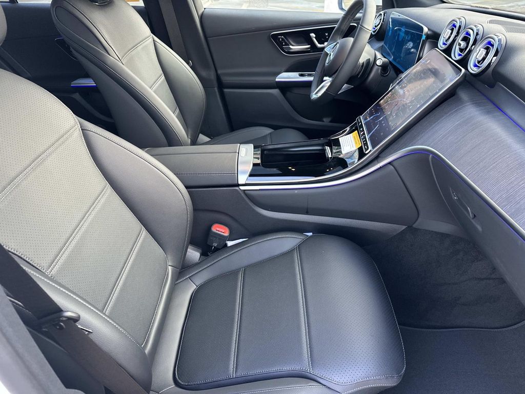 Thumbnail: 2026 Mercedes-Benz GLC - 19