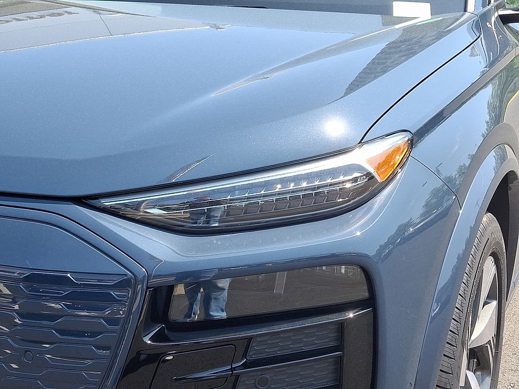 2025 Audi e-tron Premium 6