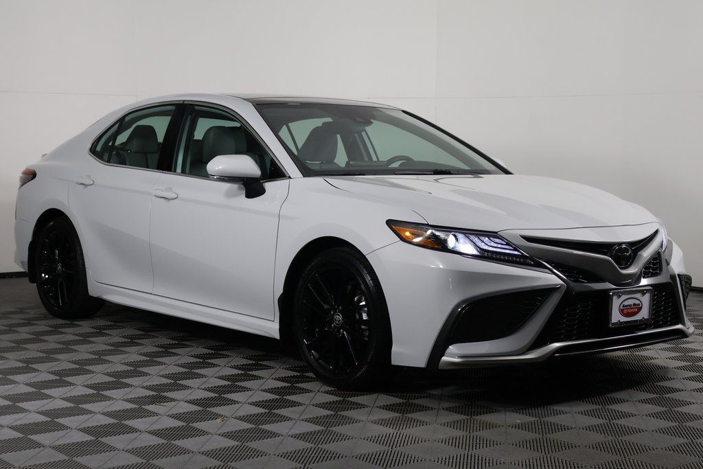 2023 Toyota Camry XSE 3