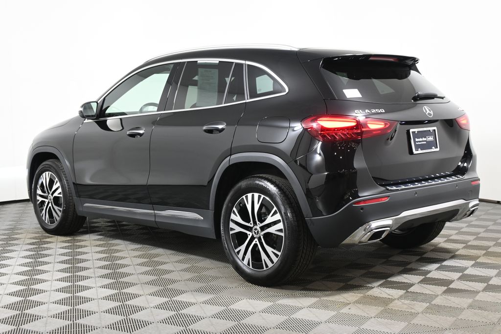 2025 Mercedes-Benz GLA 250 4MATIC 5