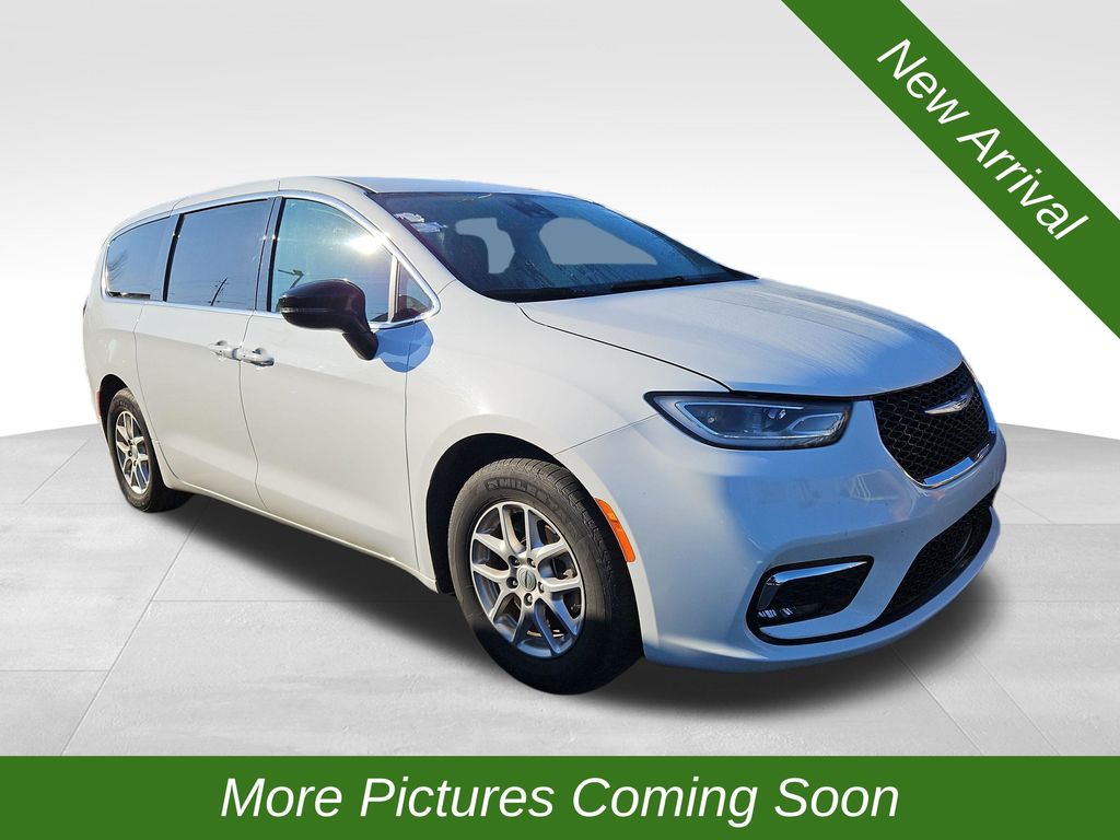 2024 Chrysler Pacifica Touring L FWD