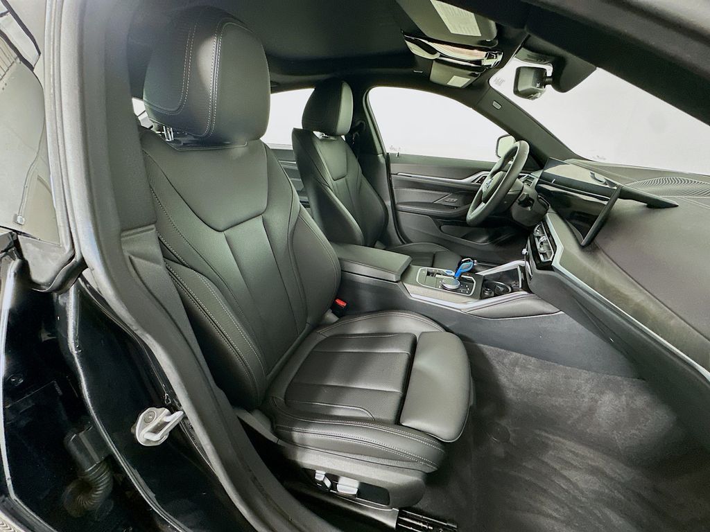 Thumbnail: 2022 BMW i4 - 29