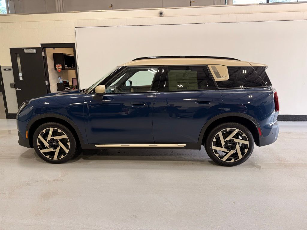 Thumbnail: 2025 MINI Cooper Countryman - 2