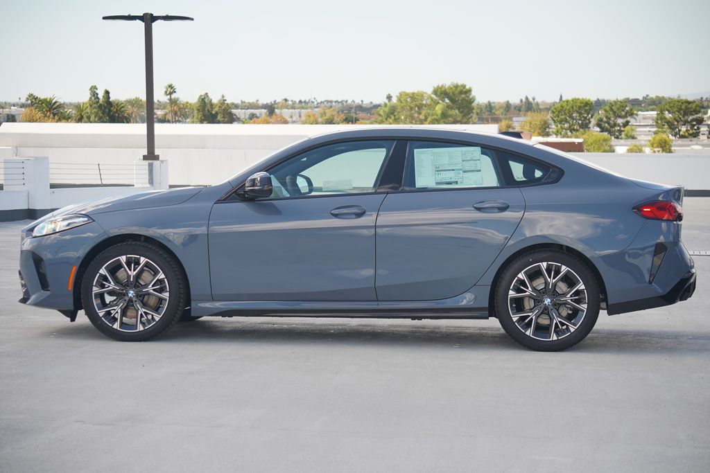 Thumbnail: 2026 BMW 2 Series - 4