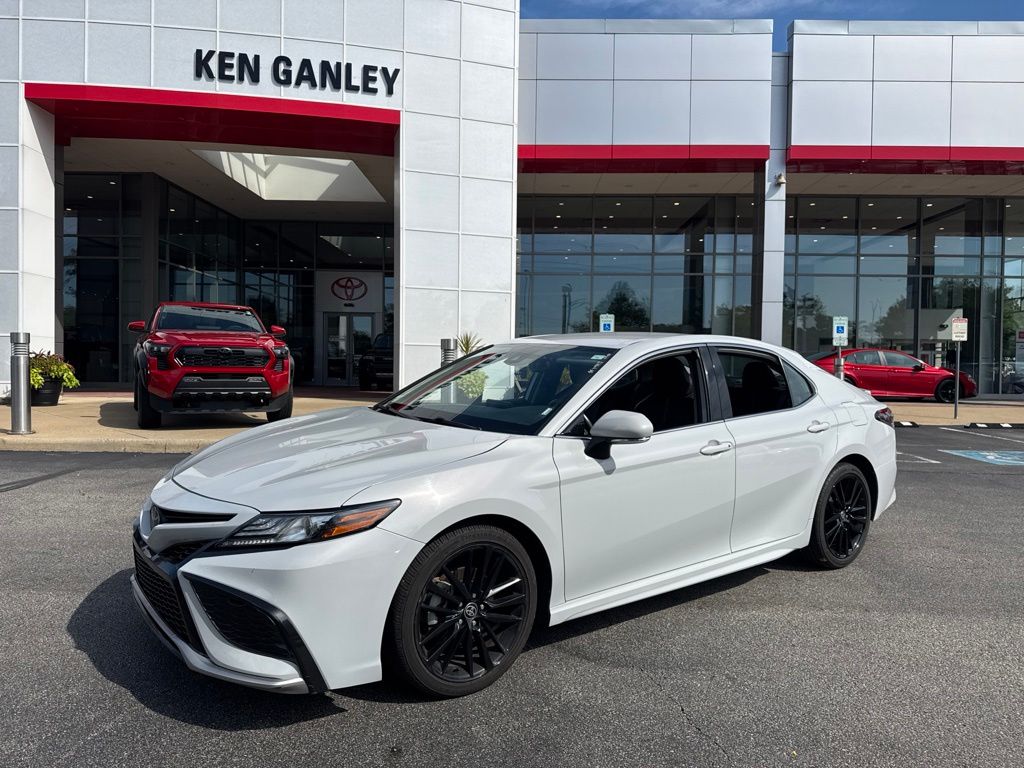 Ice Cap 2024 Toyota Camry Sedan Front-Wheel Drive 8-Speed Automatic